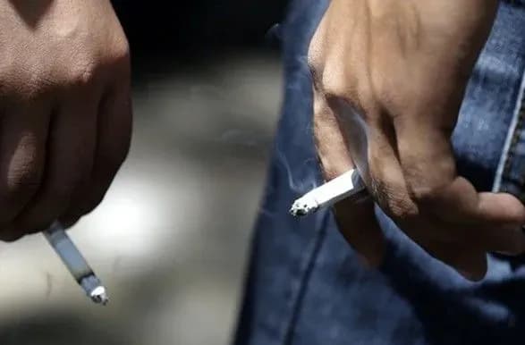 У МОЗ спростували інформацію про те, що курці більш захищені від коронавірусу