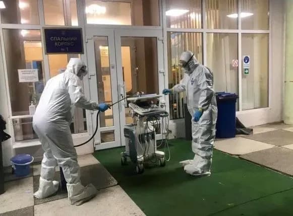 Українців, які не встигли повернутись, можуть розмістити в готелях на обсервацію - Зеленський