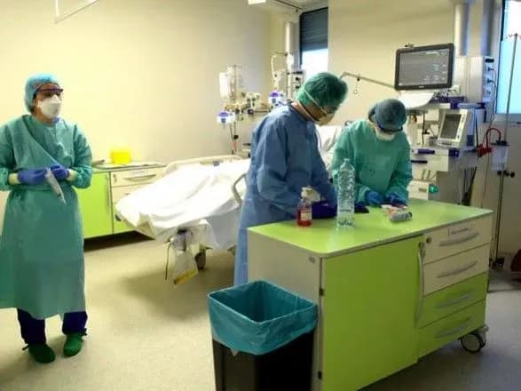 Пандемія коронавірусу: в Італії близько 900 смертей за добу та загалом понад 97 тис. хворих на COVID-19