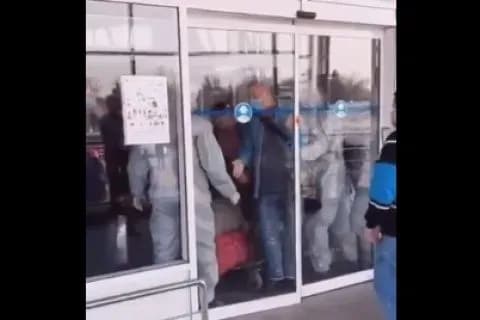 Кулеба про пасажирів з В'єтнаму: ми стали свідками "прагнення українців до свободи"