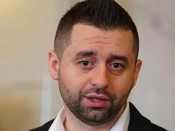 Арахамія не виключає можливості проведення засідань ВР на вулиці