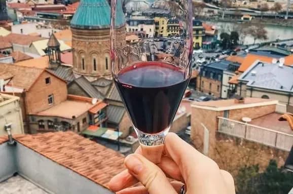 У Грузії запровадили “сухий закон” через коронавірус