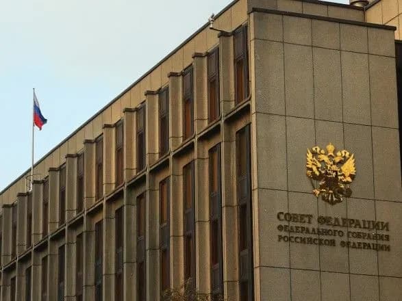 Пандемія коронавірусу: Держдума та Рада Федерації дозволили уряду оголошувати надзвичайну ситуацію по всій Росії