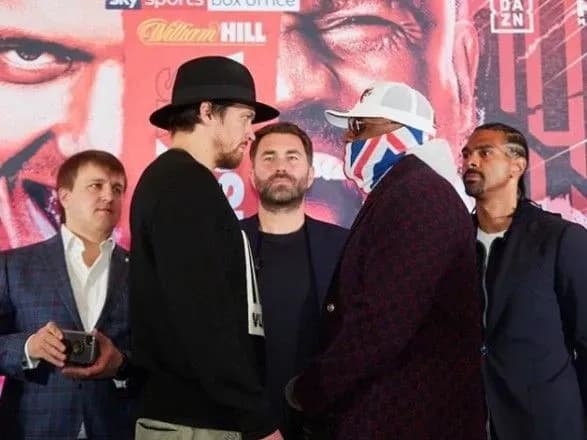 Бой "Усик - Чисора" предварительно перенесли на лето