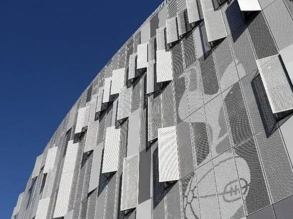 Перші представники АПЛ зважились на зменшення зарплат співробітникам клубів