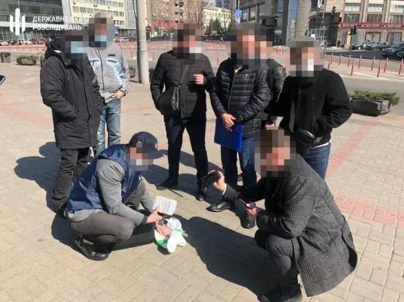 У Києві псевдорадник голови ОП вимагав 200 тисяч доларів за призначення на посаду