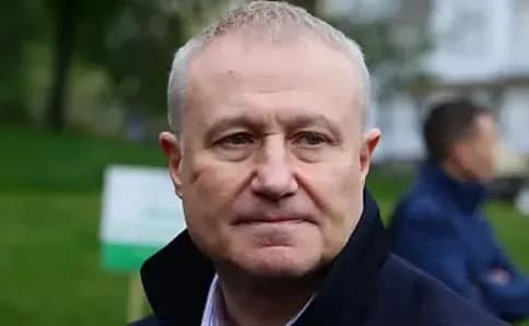 УЄФА звільнив Суркіса і виплатив йому вихідну допомогу - декларація