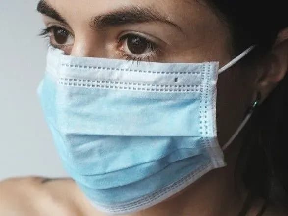 В МОЗ нагадали, як правильно носити медичну маску та рукавички