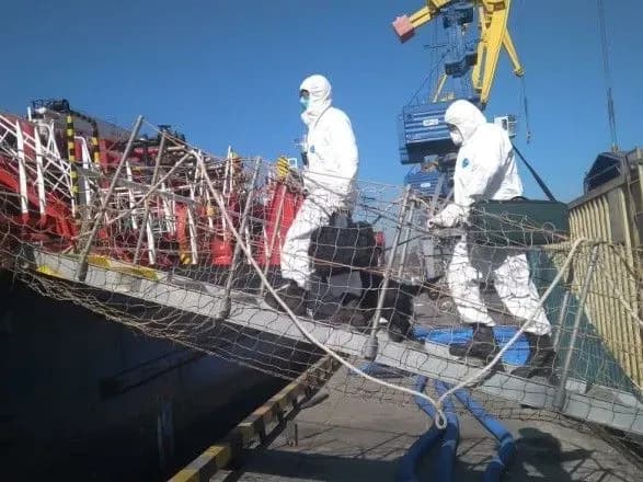 Прикордонники розповіли про заходи з протидії поширенню COVID-19 в торгівельних портах України