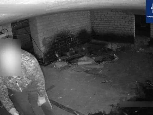 В Киеве задержали мужчину за кражу камеры видеонаблюдения