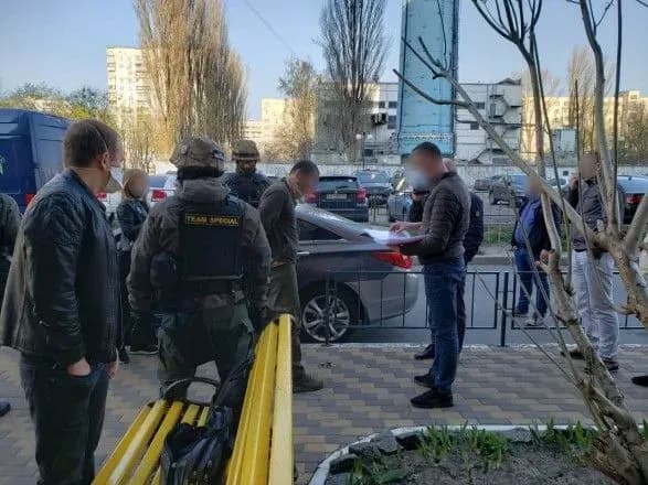 Правоохоронці викрили схему збуту наркотиків військовим