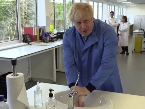 Борис Джонсон залишив палату інтенсивної терапії