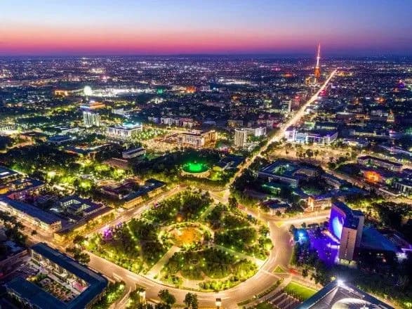 В Узбекистані через пандемію дозволили гуляти з собакою тільки один раз на день