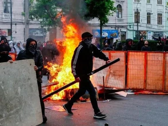 Дослідження показало, що може стати причиною масових протестів на підконтрольній частині Донбасу