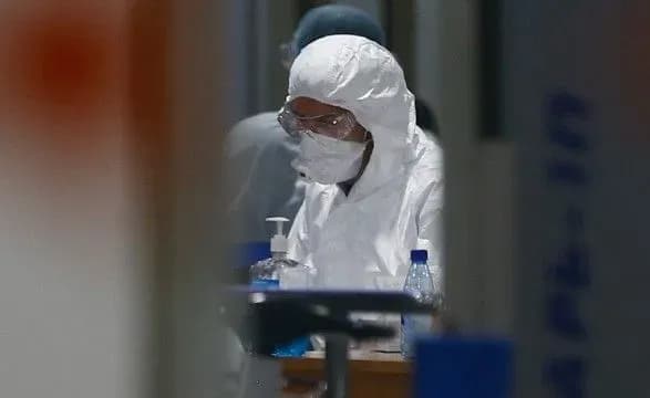 У Великій Британії від коронавірусу за добу померли 880 людей