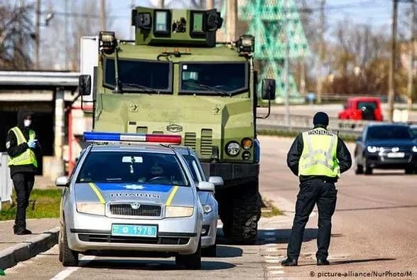 Відсьогодні при в’їзді в Київ пасажирам транспорту вимірюватимуть температуру