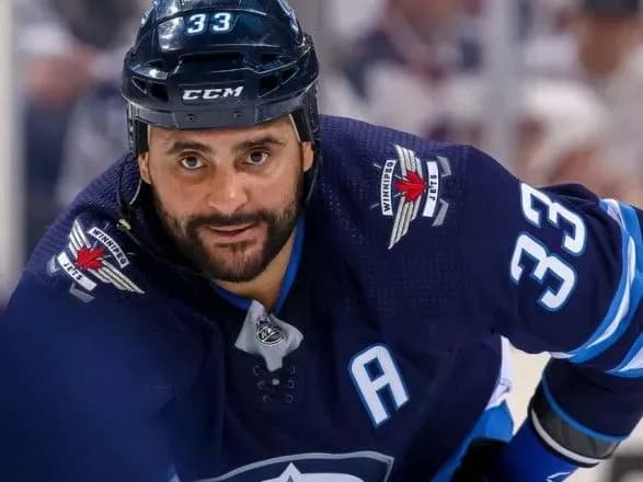 ХК "Вінніпег" розірвав контракт із володарем Кубку Стенлі