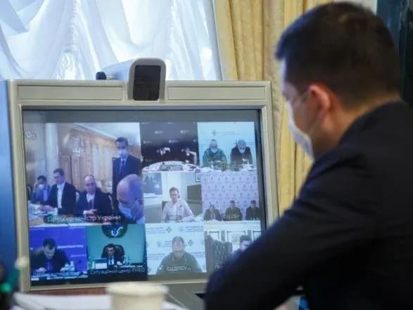 Президенту доповіли про ситуацію з природними пожежами і забрудненням повітря у Києві