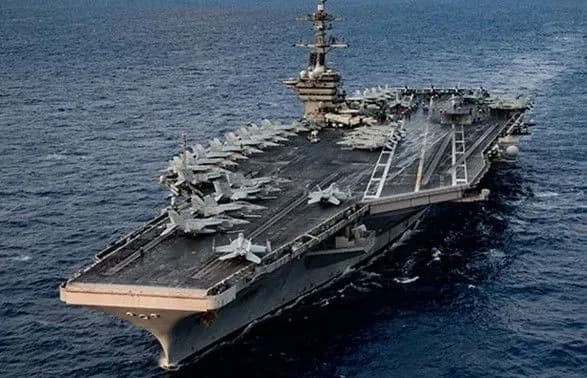 На борту авіаносця ВМС США Theodore Roosevelt виявили 840 випадків коронавірусної інфекції