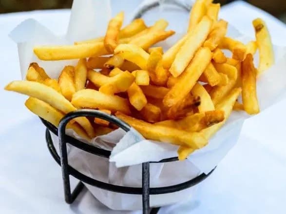 Бельгійців закликали їсти вдвічі більше картоплі фрі під час пандемії