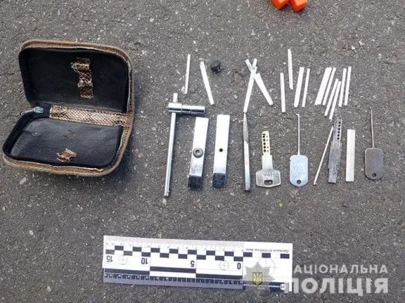 У Києві засудили квартирного крадія, який викрав із помешкання ювелірні прикраси