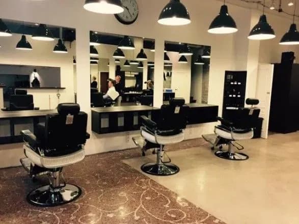 У Житомирі з 1 травня почнуть працювати ринки, перукарні та кав’ярні