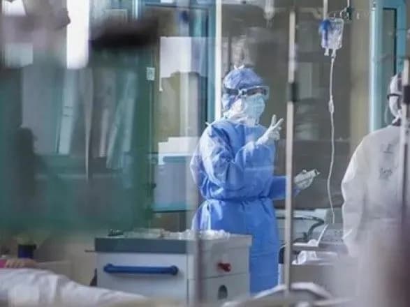 Рада планує звільнити від оподаткування медиків, які працюють з хворими на COVID-19 - нардеп