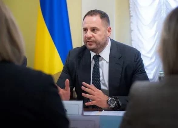 Єрмак пояснив, чому узгодження списків утримуваних ускладнюється