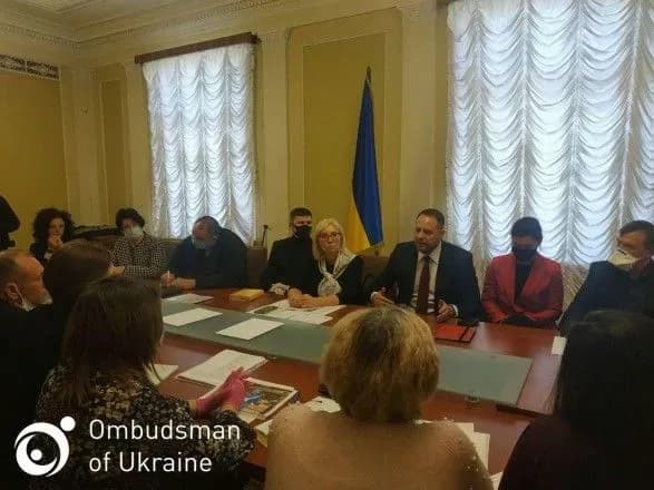 Зустріч Єрмака з родинами полонених в ОРДЛО: домовилися про низку кроків