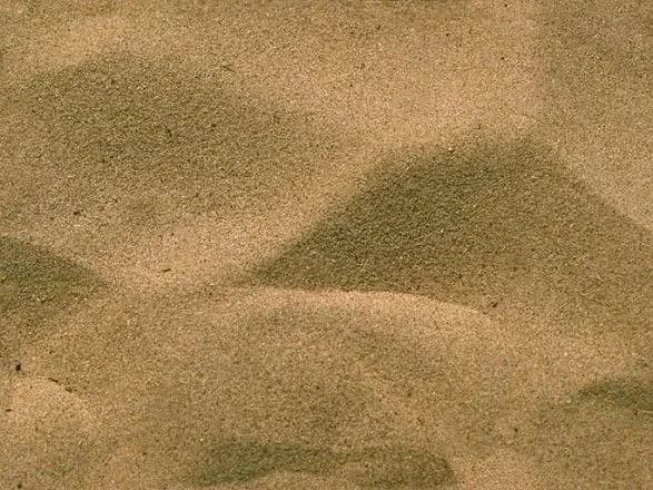 У Харківській області трьох дітей засипало піском: 8-річна дівчинка загинула