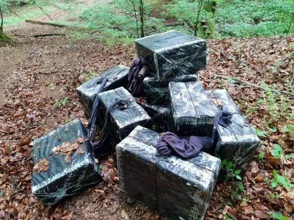 Прикордонники запобігли переміщенню понад 4 тис. пачок контрабандних сигарет