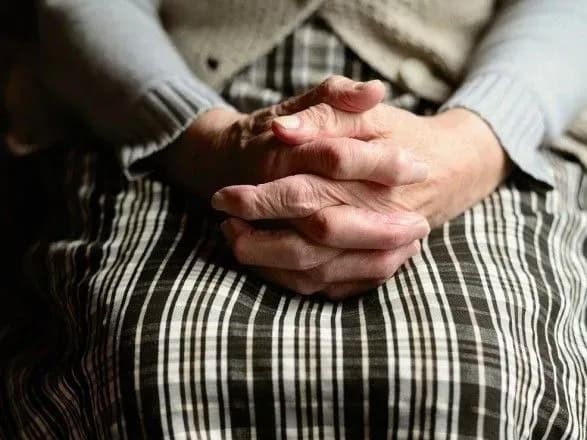 В Киеве осудили мужчину за совершение психологического насилия над своей матерью