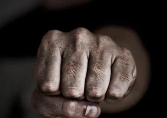 На Житомирщині чоловік до смерті побив матір