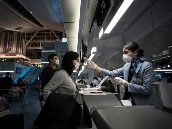 Air France заборонила пускати на борт пасажирів з підвищеною температурою