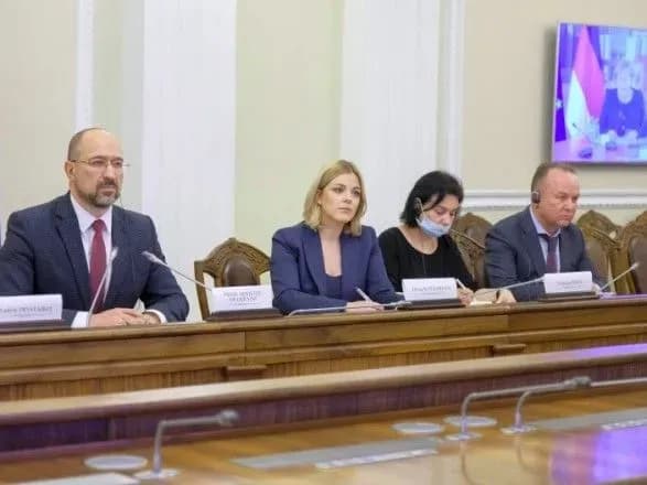 Шмигаль висловив Меркель сподівання на сигнал від Німеччини щодо європейського майбутнього України