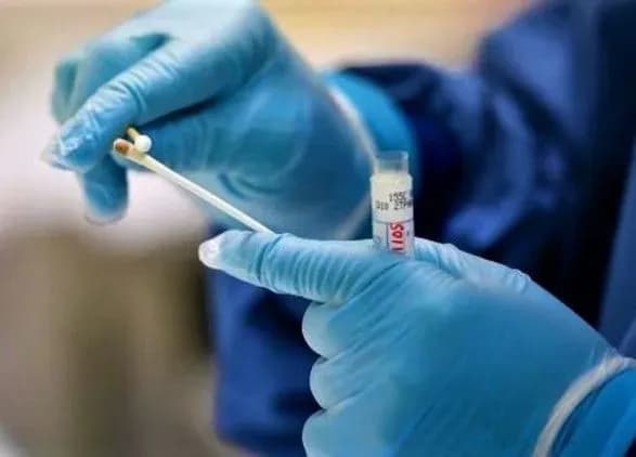Лікар розповіла про проблеми з тестуванням на COVID-19: результатів чекають по 10 днів