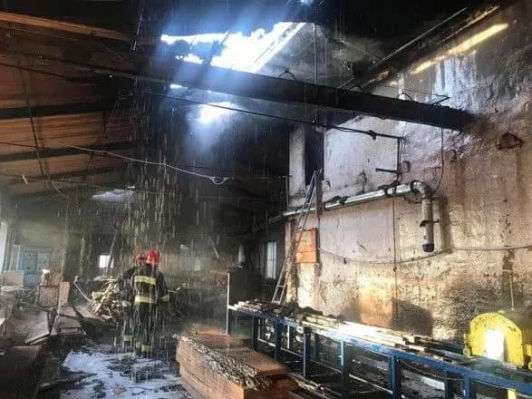 У Вінницькій області горів деревообробний цех