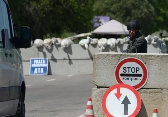 У квітні лінію розмежування на Донбасі перетнуло понад 100 осіб