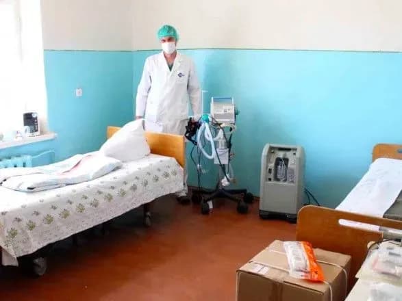 Доплати лікарям: до кінця тижня всі лікарні, які боролися з коронавірусом, укладуть угоди з НСЗУ