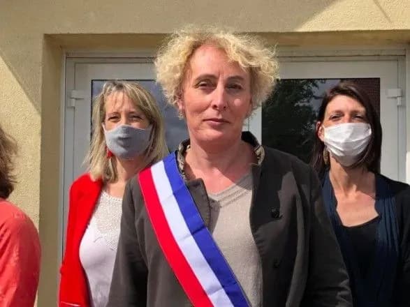 У Франції трансгендерна жінка вперше обрана мером