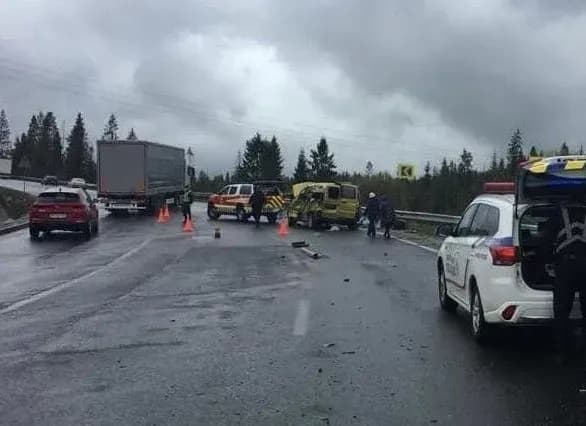 На Львівщині вантажівка врізалася у мікроавтобус - 4 осіб загинуло