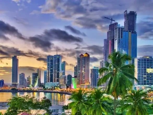 Кабмін вніс Панаму до переліку офшорних зон