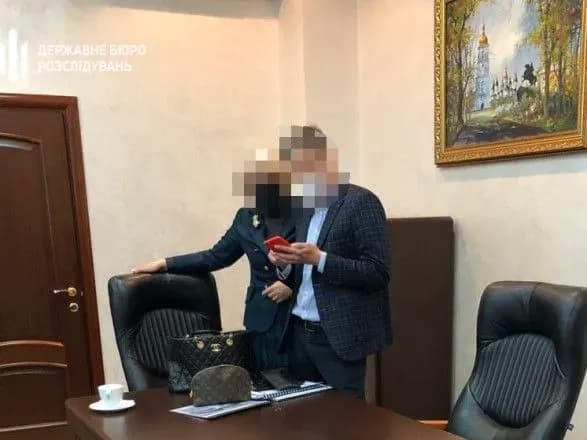 ДБР провело понад 20 обшуків у податковій службі: деталі