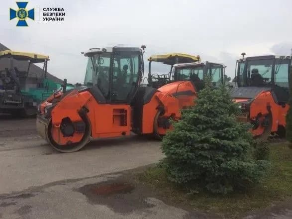 Зловживання під час ремонту доріг: СБУ проводить обшуки у 9 регіонах