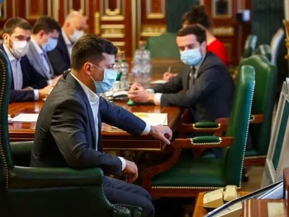 Нарада у Зеленського: в Україні тримається плато захворюваності на COVID-19