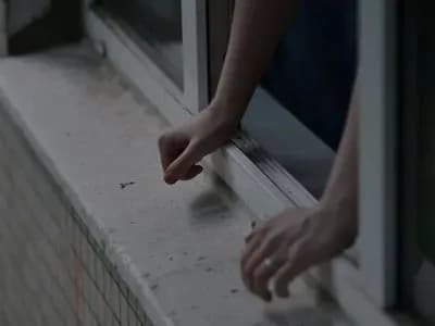 У Києві загинув хлопець, впавши з 21 поверху