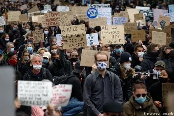 Багатотисячні акції проти расизму відбулися у багатьох містах Німеччини