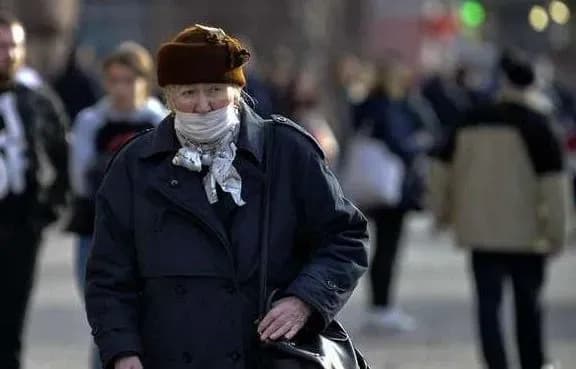 У МОЗ роз'яснили, чи поновлять обмеження для літніх людей у столиці через збільшення випадків COVID-19