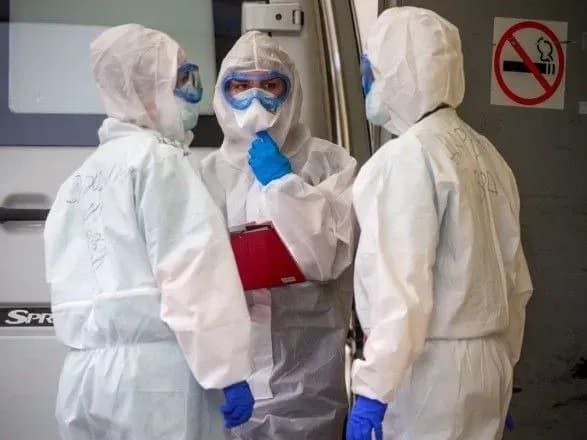 На коронавірусну хворобу в Україні захворіло вже понад 5100 медиків - ЦГЗ