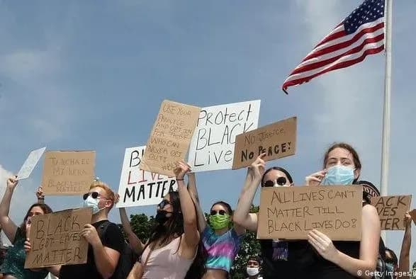 Після загибелі Джорджа Флойда в Міннеаполісі розформують поліцію